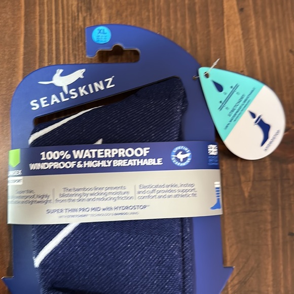 Sealskinz Waterproof Super Thin Pro Mid Socks with Hydrostop *NWT* - Picture 2 of 8